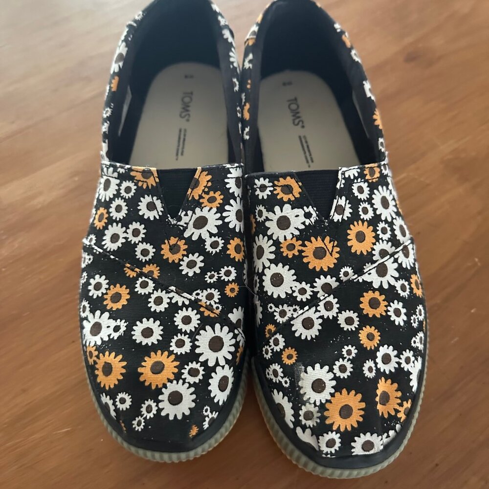 Toms Alpargata Slip On Daisy Print - Size 9